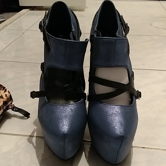 Strappy Platform Heels - Picture 1 of 4